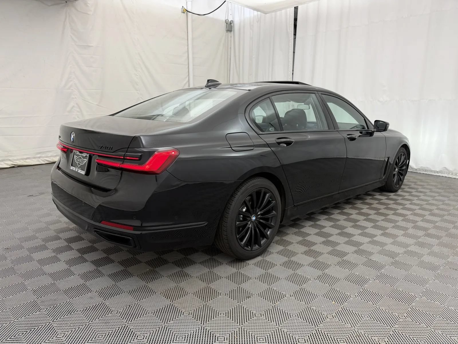 Used 2022 BMW 740i xDrive w/ Premium Package AWD/4WD image 5