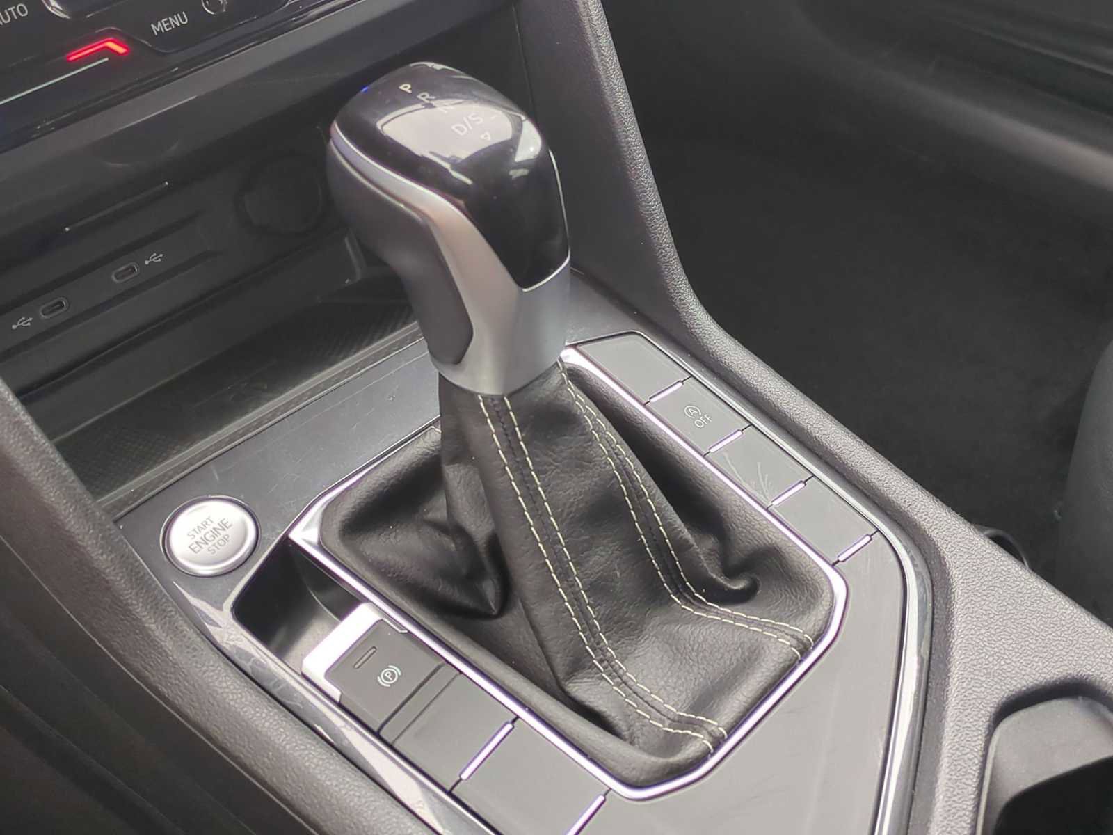 Used 2024 Volkswagen Tiguan SE image 15