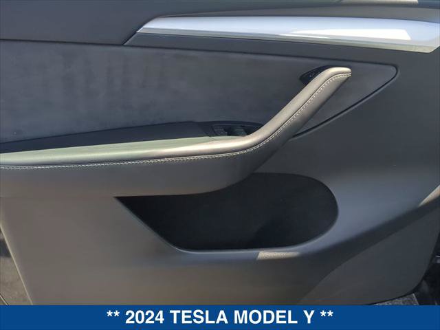 Used 2024 Tesla Model Y Performance AWD/4WD image 10