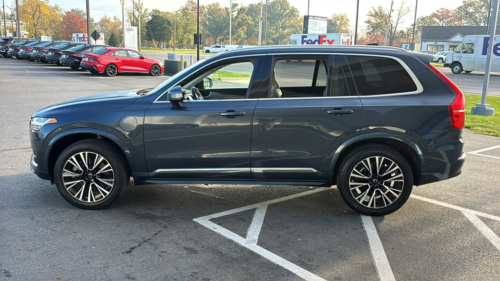 Certified 2025 Volvo XC90 T8 Plus w/ Protection Package Premier AWD/4WD image 4