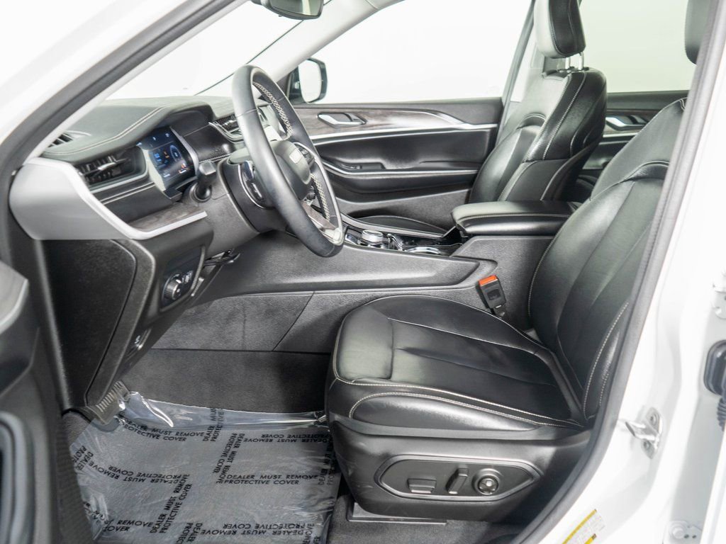 Used 2023 Jeep Grand Cherokee Limited image 10