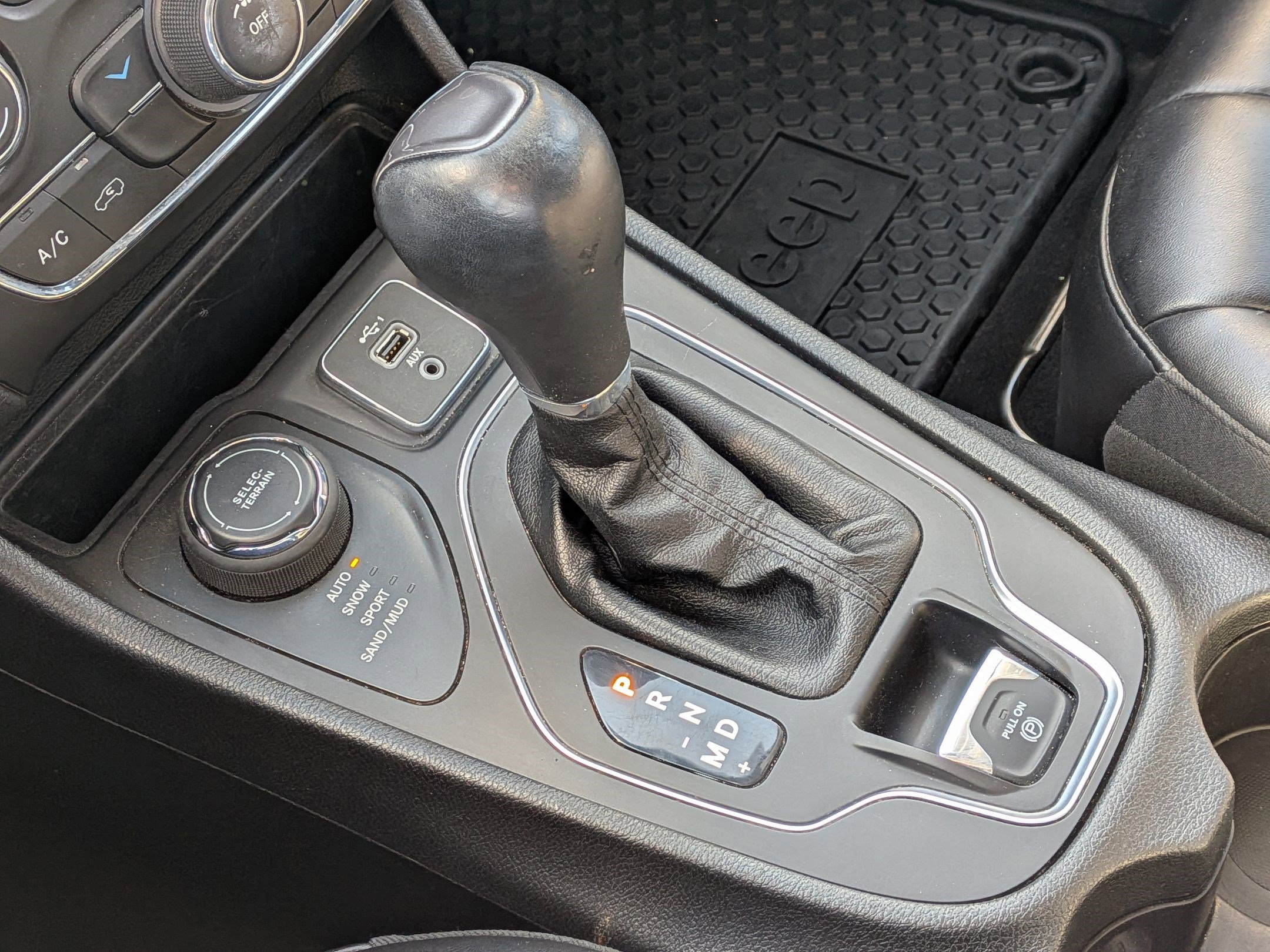 Used 2020 Jeep Cherokee Latitude Plus w/ Cold Weather Group image 25