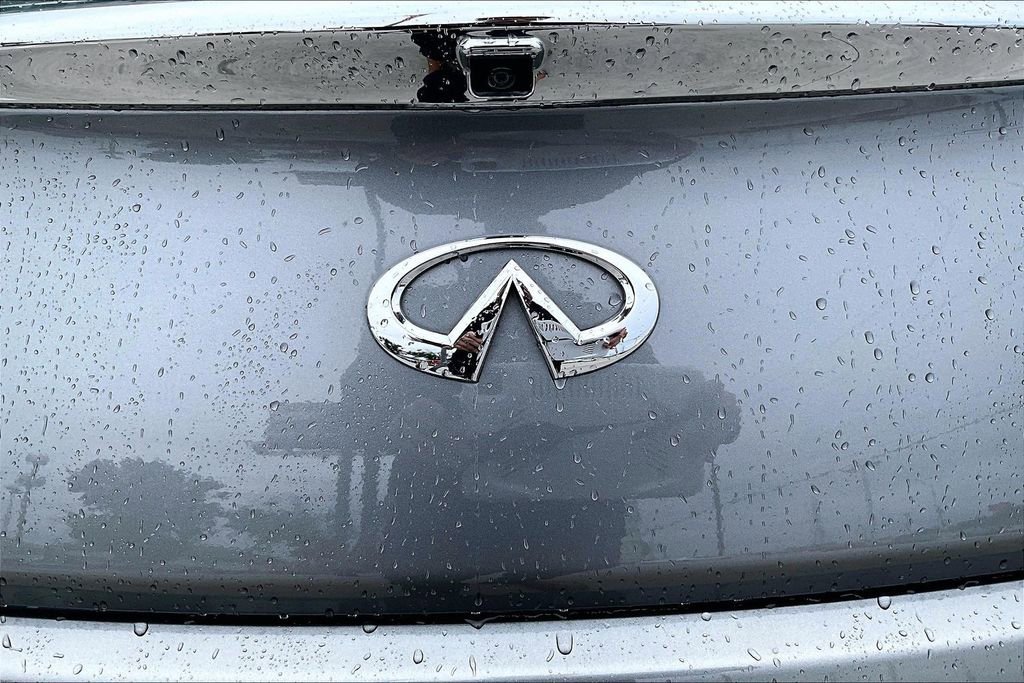 Used 2015 INFINITI Q60 Sport RWD image 5