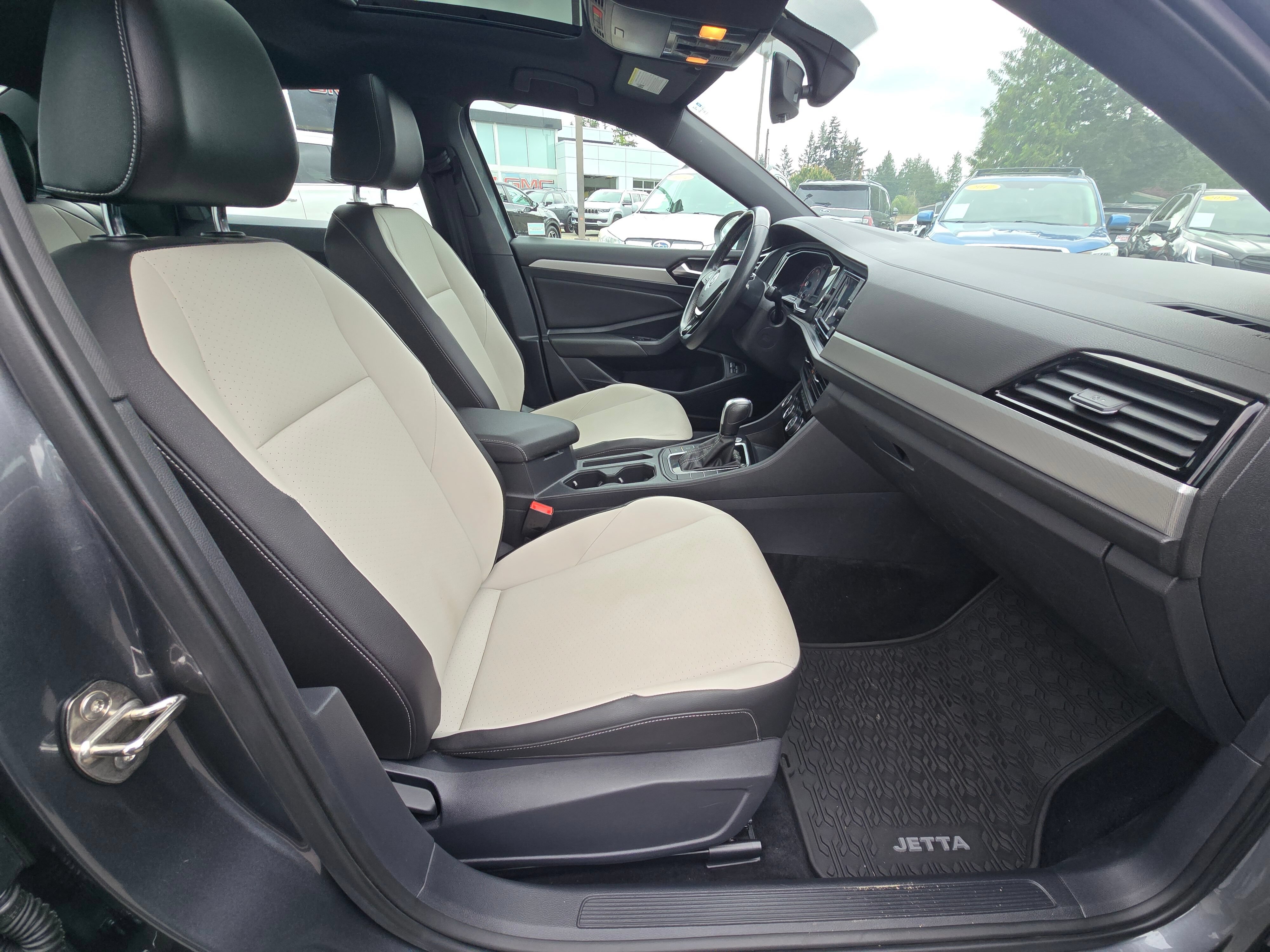 Used 2021 Volkswagen Jetta R-Line FWD image 11