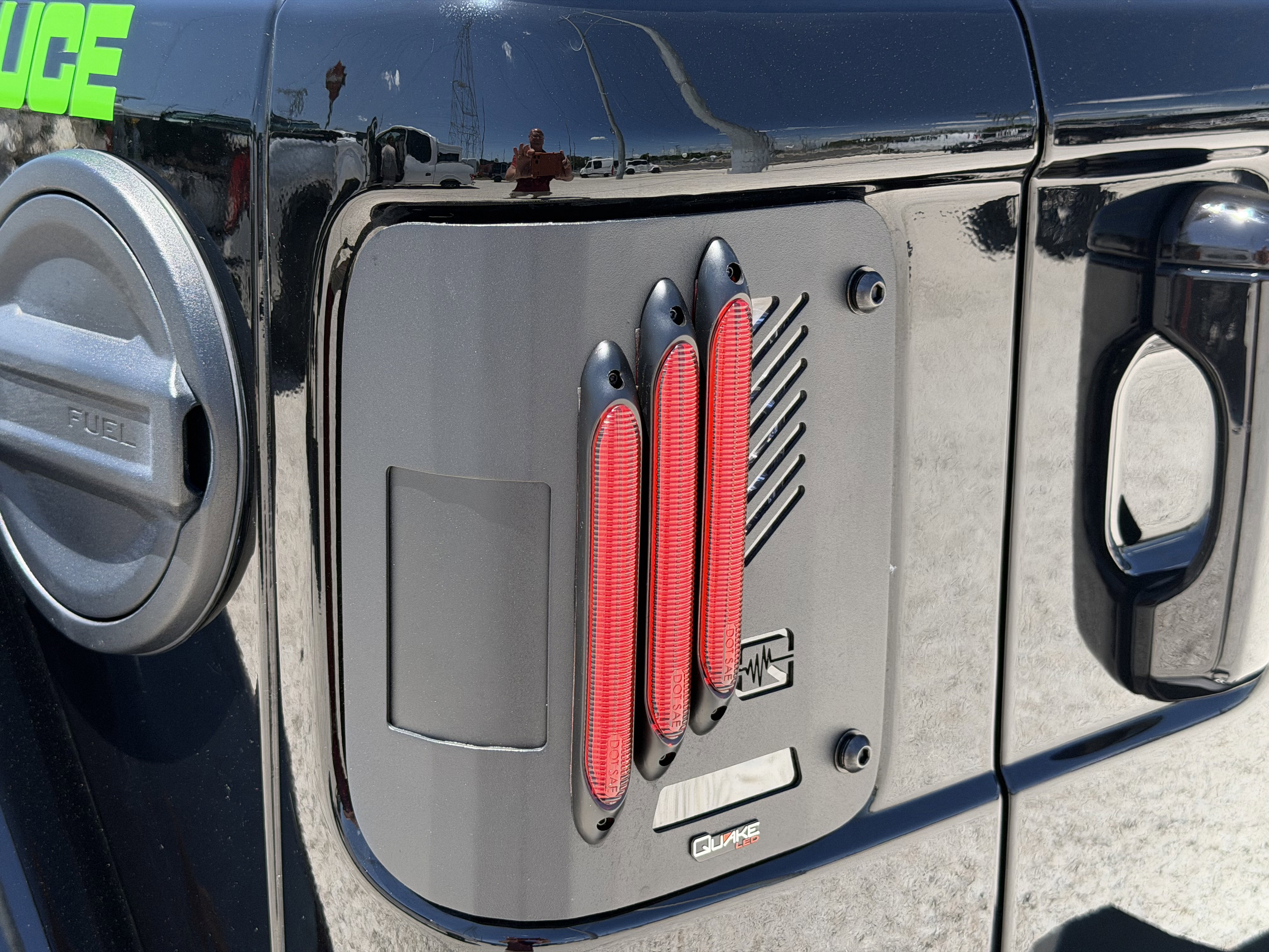 Used 2024 Jeep Wrangler Unlimited Rubicon AWD/4WD image 11