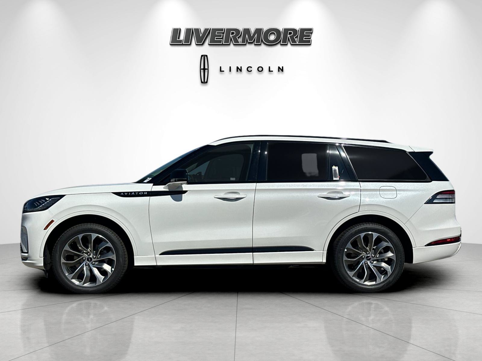 New 2026 Lincoln Aviator AWD image 6