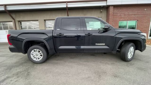 Used 2024 Toyota Tundra SR5 w/ SR5 Convenience Package AWD/4WD image 9