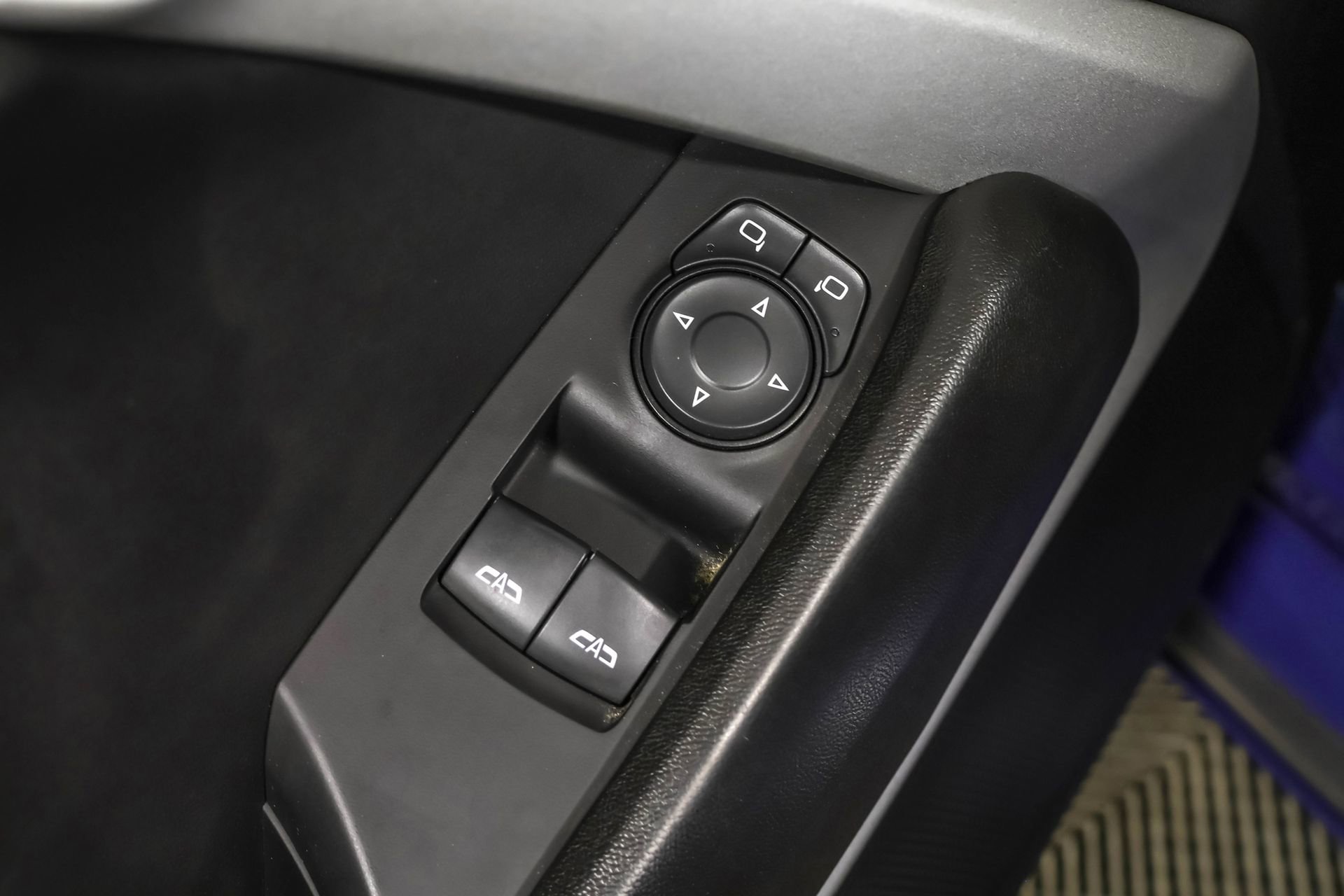 Used 2019 Chevrolet Camaro LS image 33