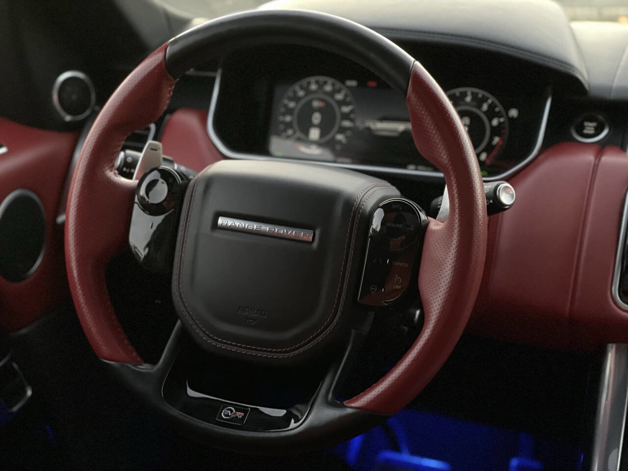 Used 2020 Land Rover Range Rover Sport SVR image 34