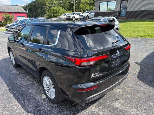 Used 2023 Mitsubishi Outlander ES AWD/4WD image 9