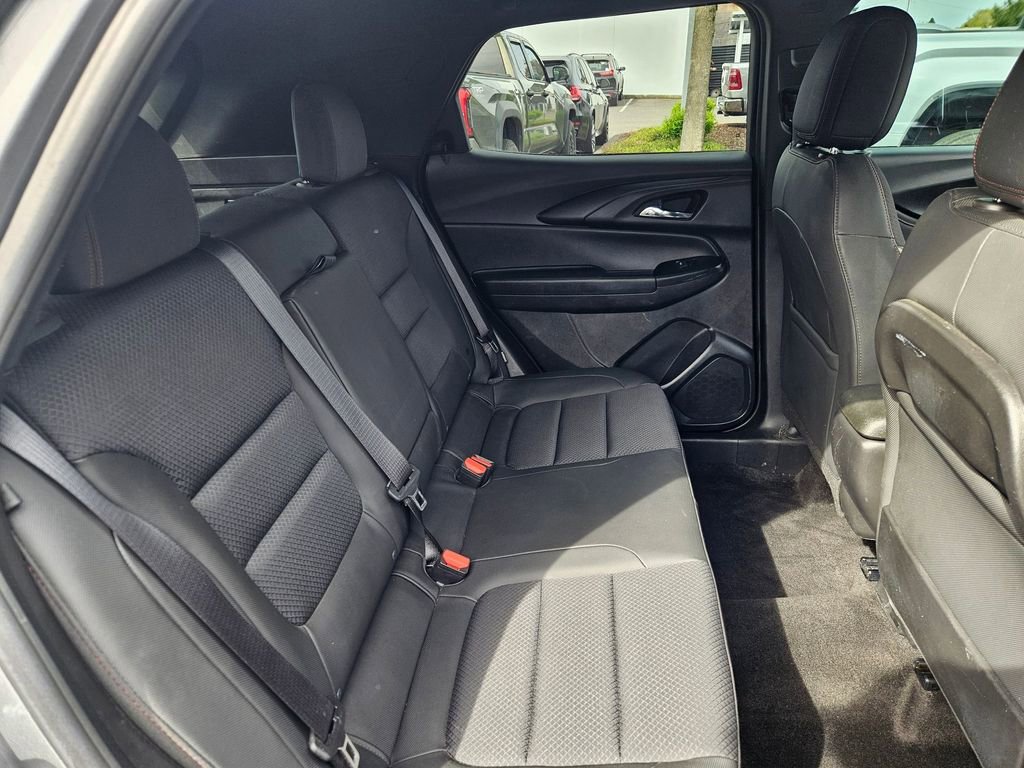 Used 2023 Chevrolet TrailBlazer RS w/ Convenience Package AWD/4WD image 15
