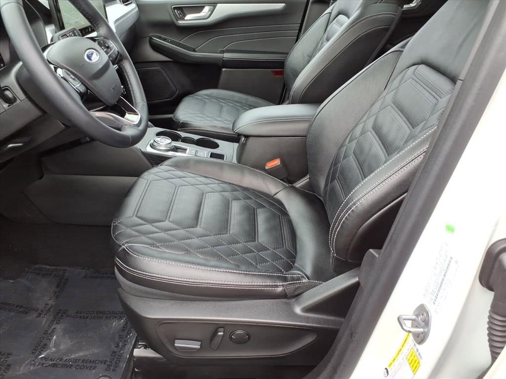 Certified 2023 Ford Escape Platinum w/ Premium Technology Package AWD/4WD image 14