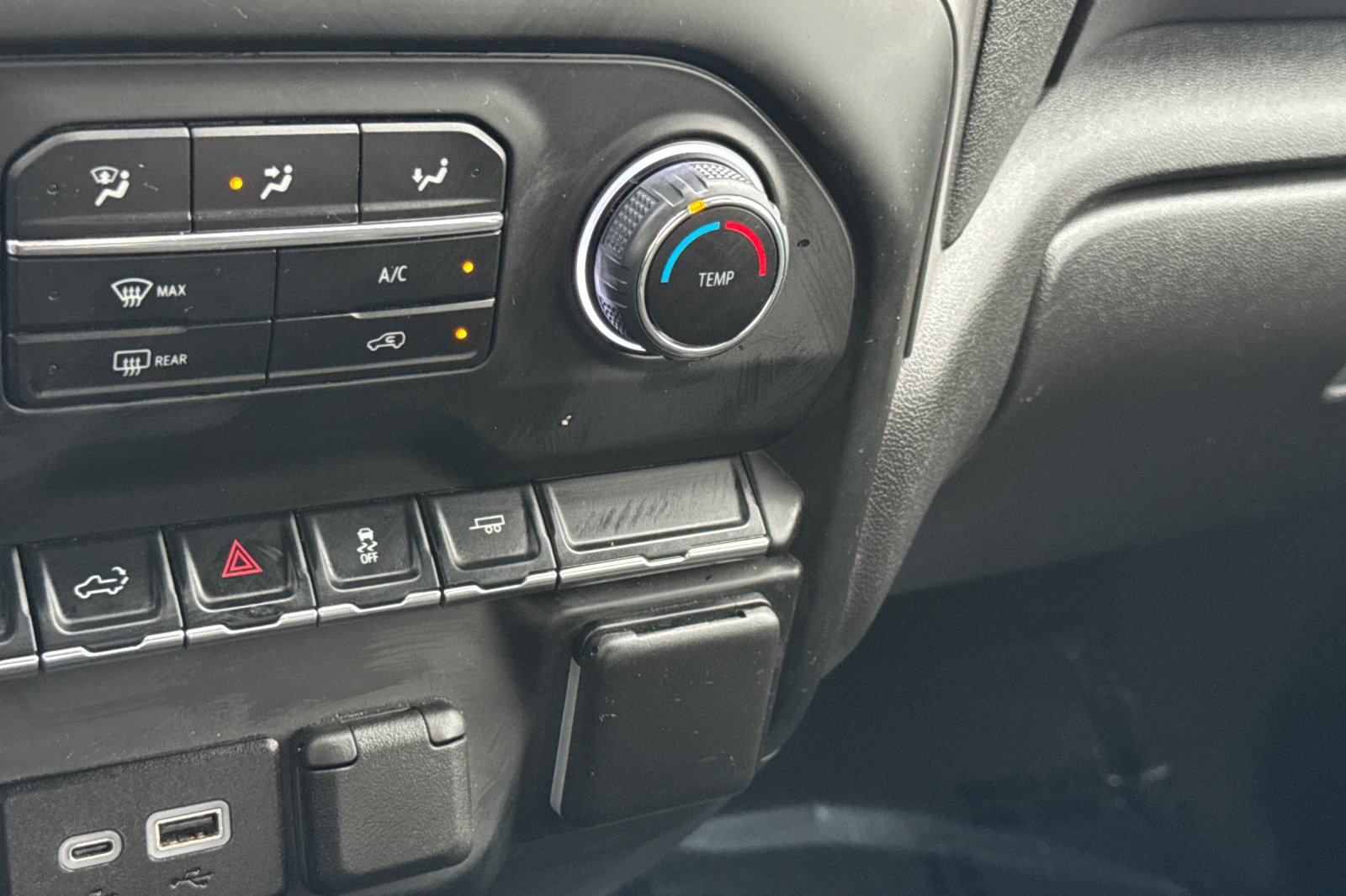 Used 2024 Chevrolet Silverado 1500 Custom w/ Turbomax Blackout Package RWD image 30