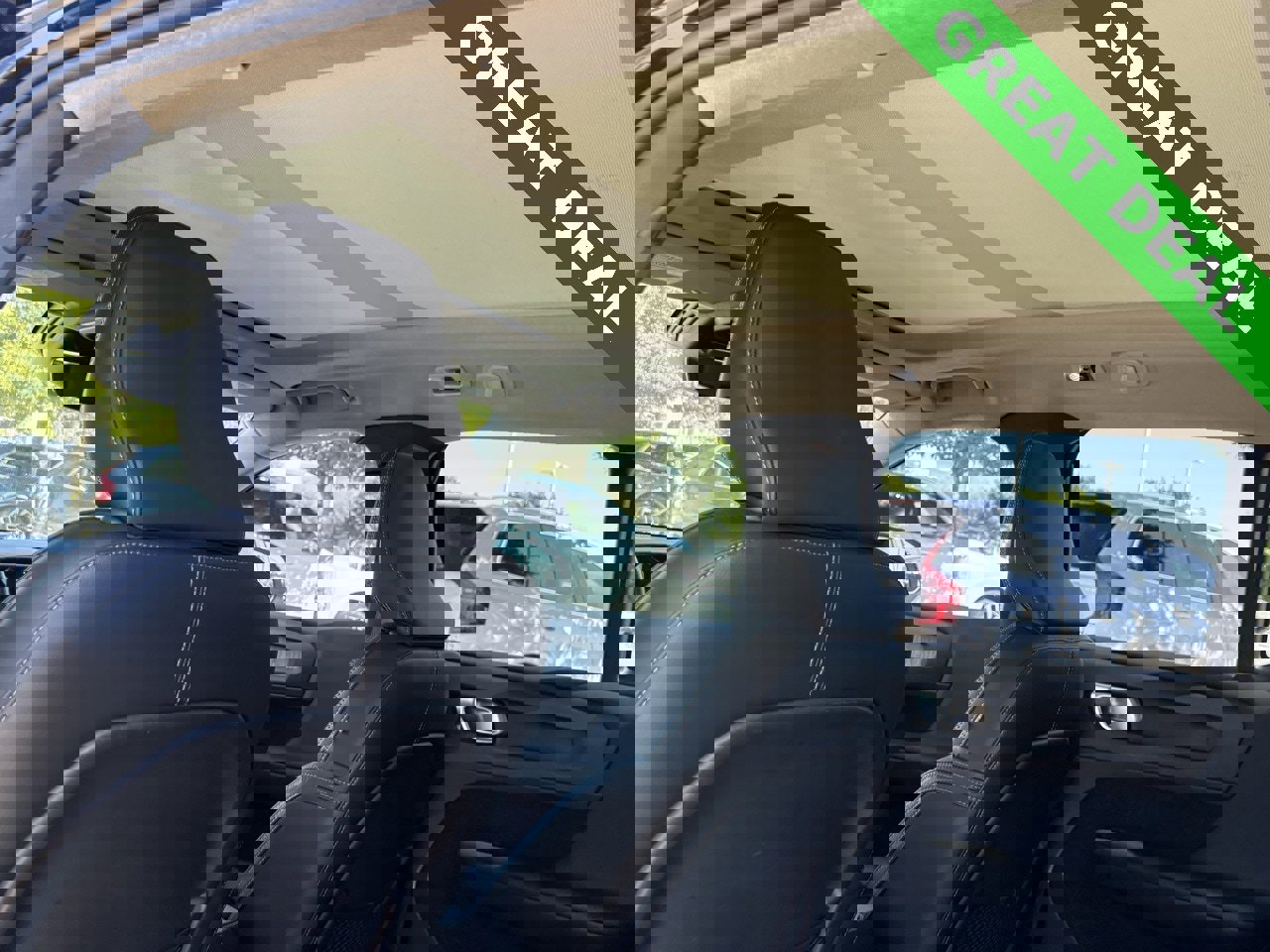 Used 2021 Volvo XC40 T5 Inscription w/ Protection Package Premier image 35