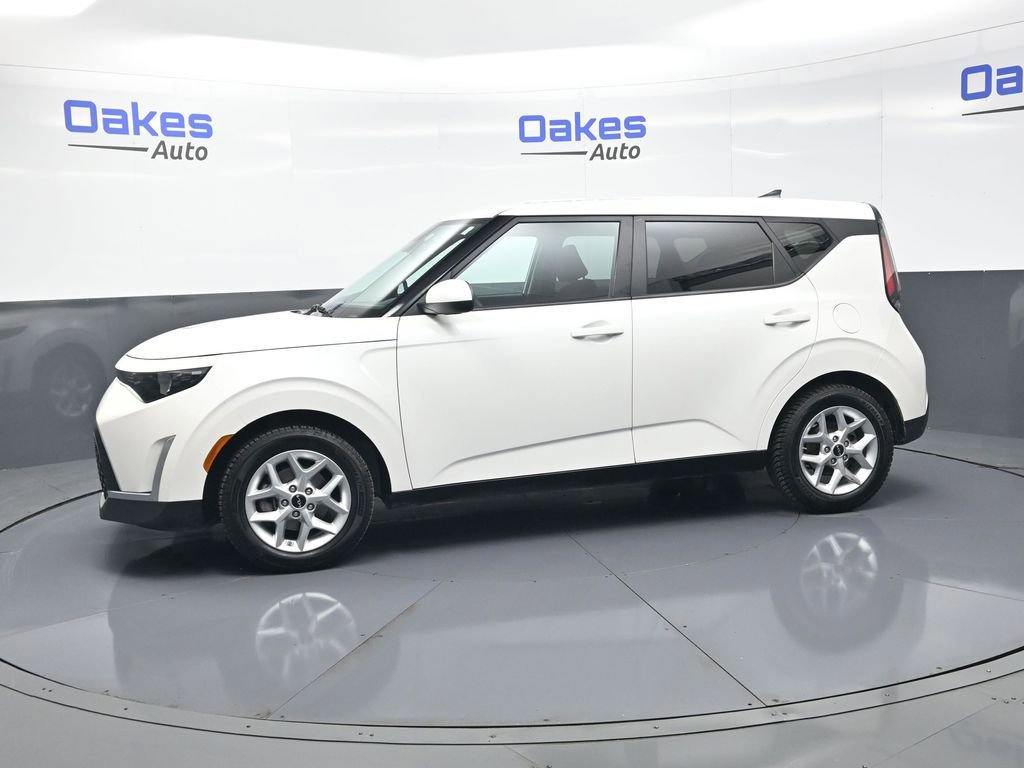 Used 2023 Kia Soul LX w/ LX Technology Package image 5
