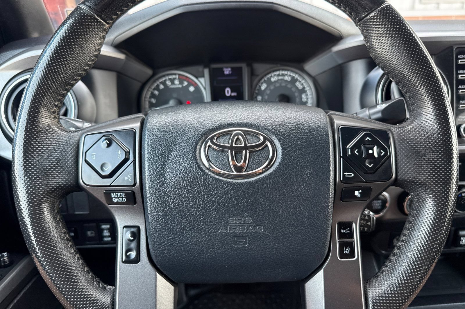 Used 2020 Toyota Tacoma TRD Off-Road w/ TRD Premium Off Road Package AWD/4WD image 34
