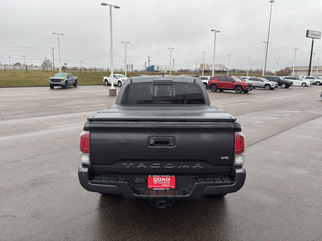 Used 2020 Toyota Tacoma TRD Sport image 4