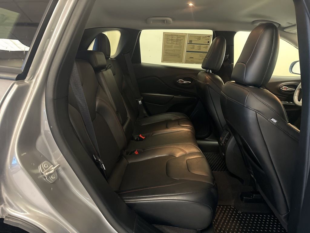 Used 2022 Jeep Cherokee Trailhawk w/ Comfort/Convenience Group image 25