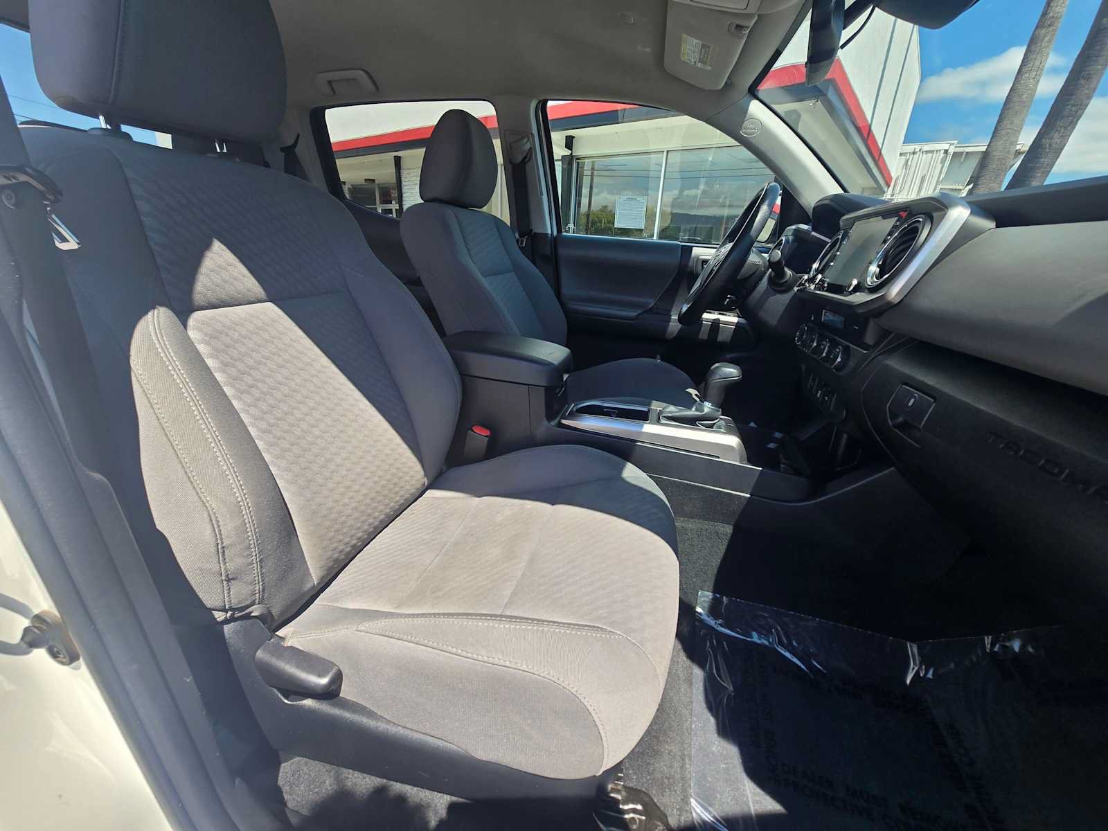 Used 2023 Toyota Tacoma SR5 AWD/4WD image 10