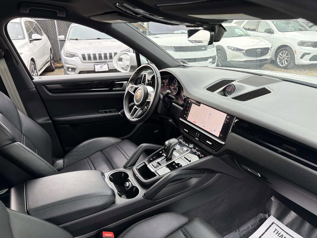 Used 2023 Porsche Cayenne Platinum Edition AWD/4WD image 14