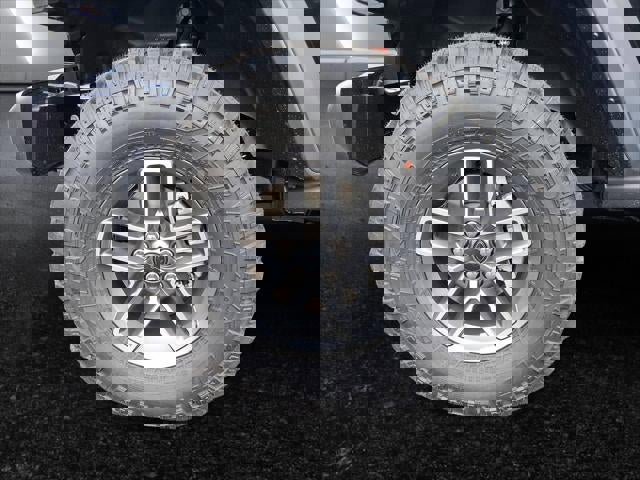 New 2026 Jeep Gladiator Mojave w/ Technology Group image 31