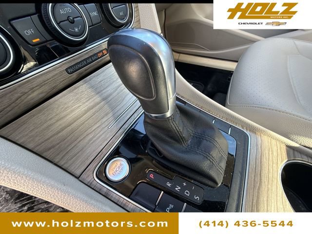 Used 2018 Volkswagen Passat 2.0T SE image 16