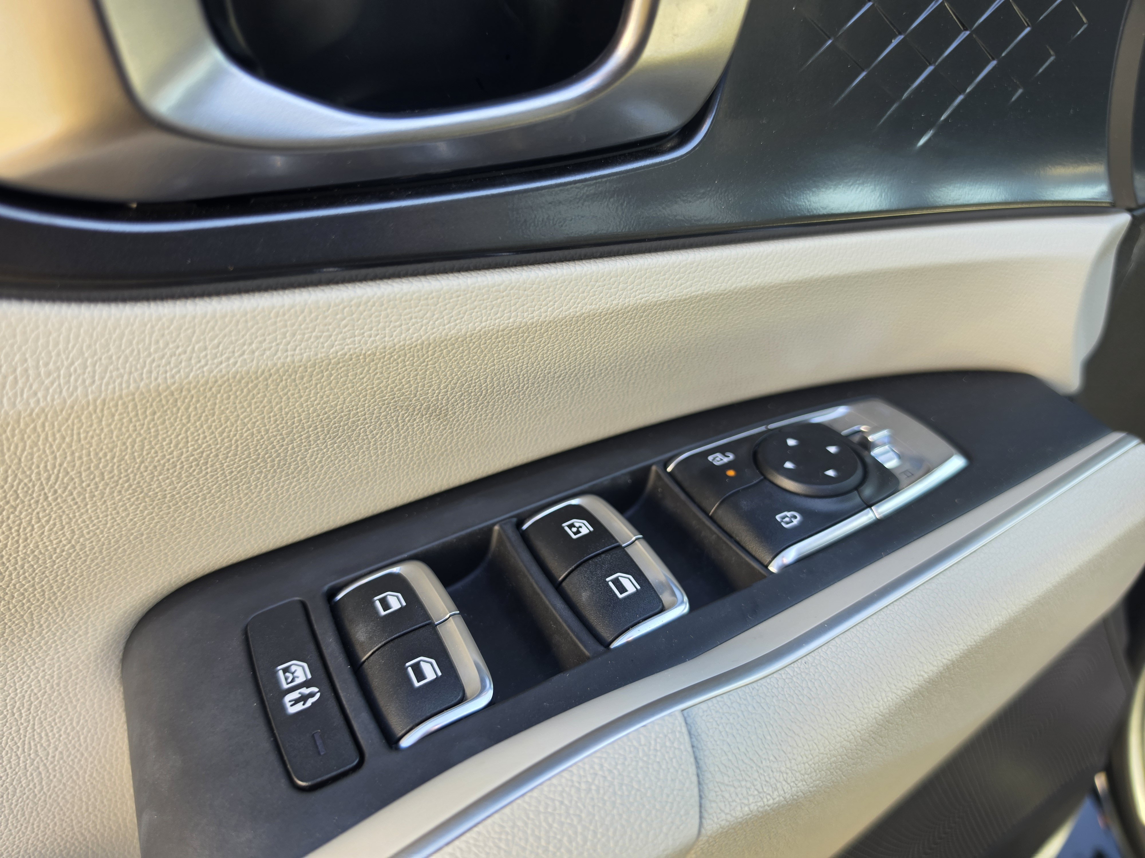 Used 2025 Kia Sorento S AWD/4WD image 18