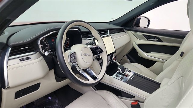 Used 2025 Jaguar F-PACE R-Dynamic S image 17