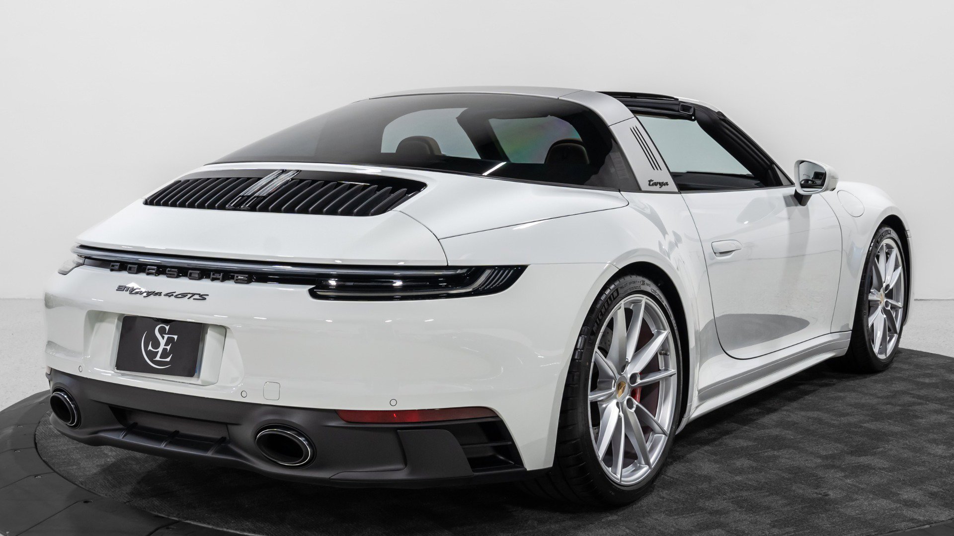 Used 2024 Porsche 911 Targa 4 GTS image 8