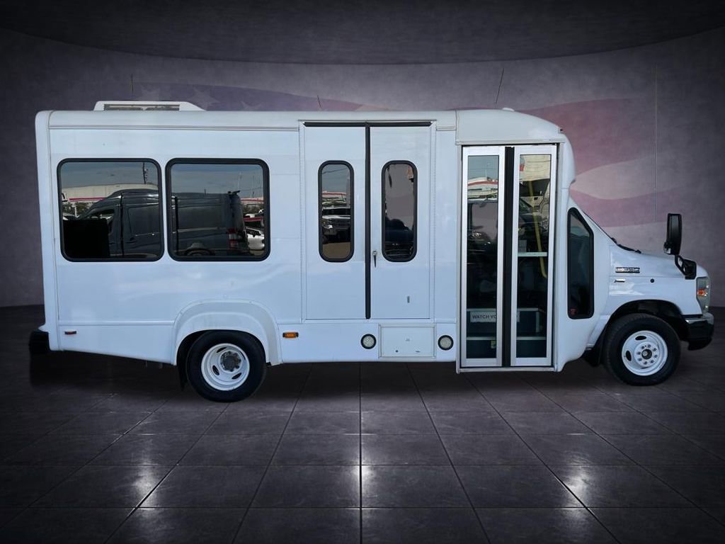 Used 2016 Ford E-350 and Econoline 350 Super Duty RWD image 6