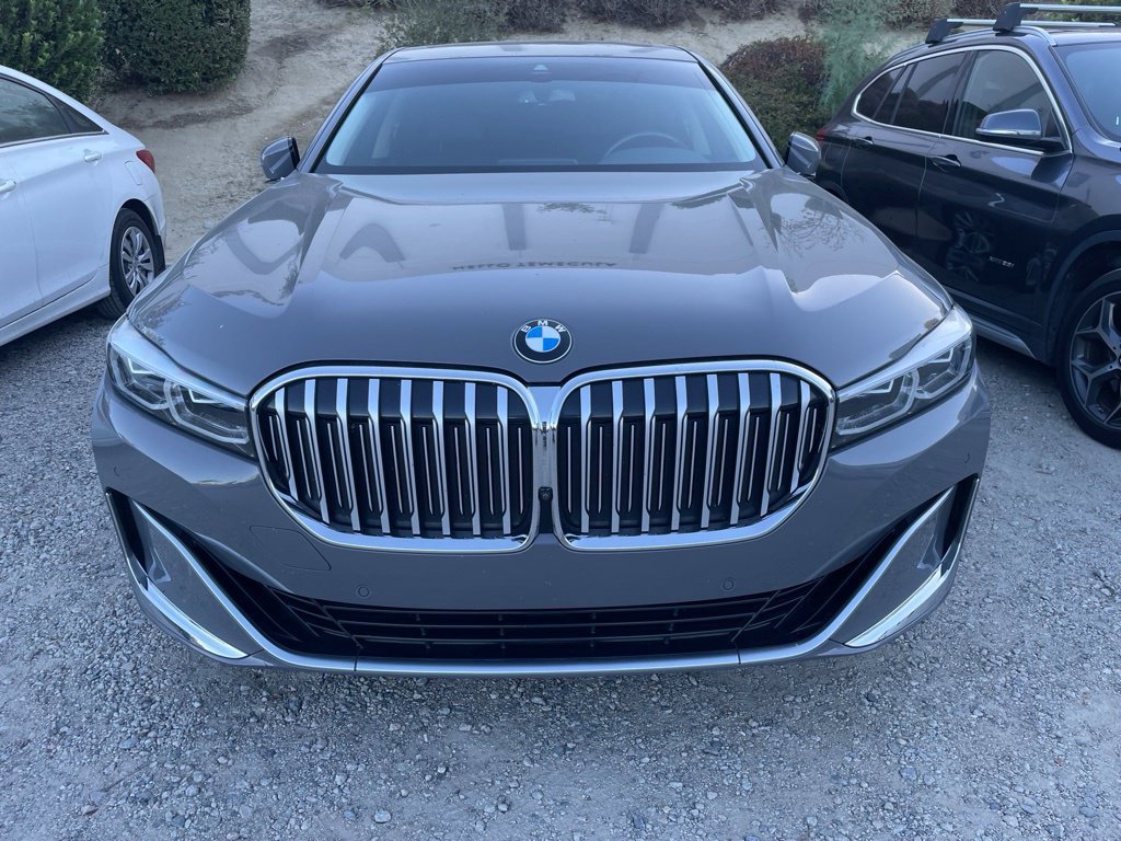 Used 2022 BMW 740i RWD image 2