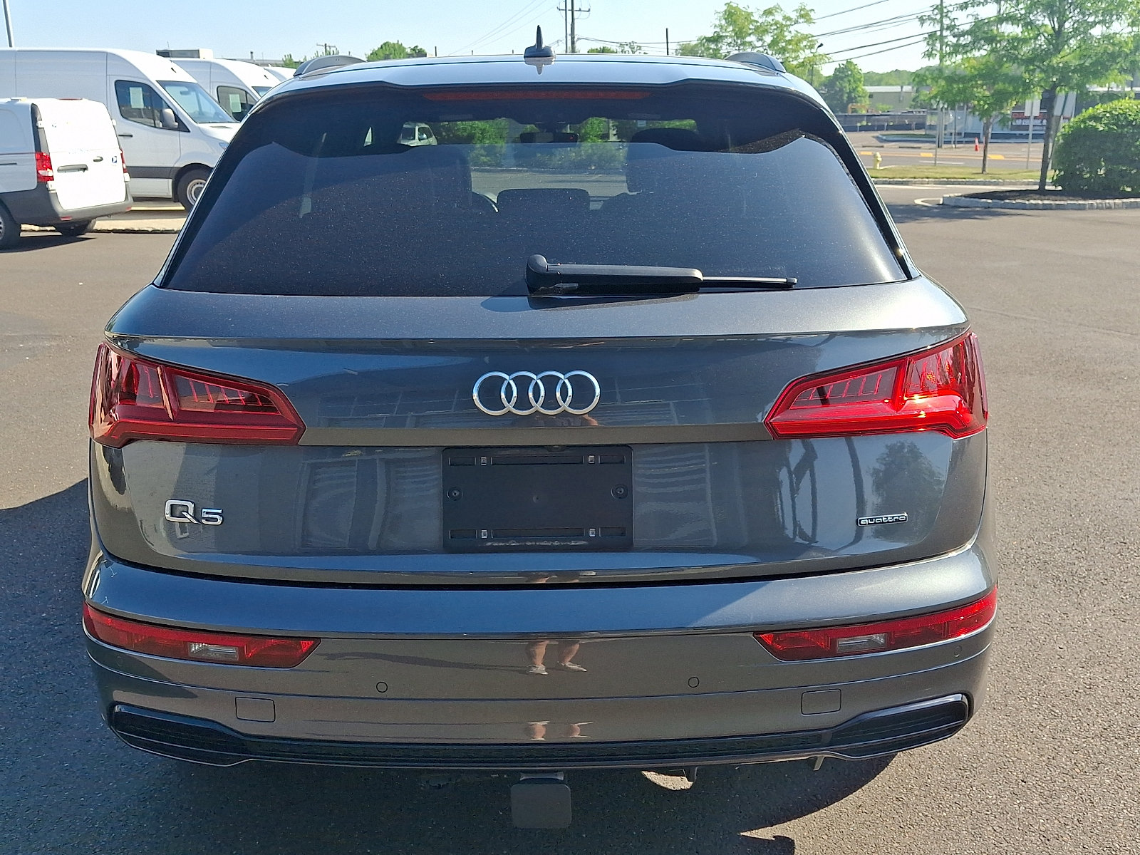 Used 2020 Audi Q5 2.0T Titanium Premium Plus w/ Premium Plus Package AWD/4WD image 5