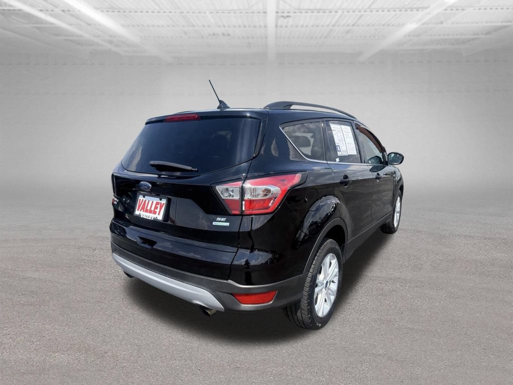 Certified 2018 Ford Escape SE w/ SE Sync 3 Package FWD image 4