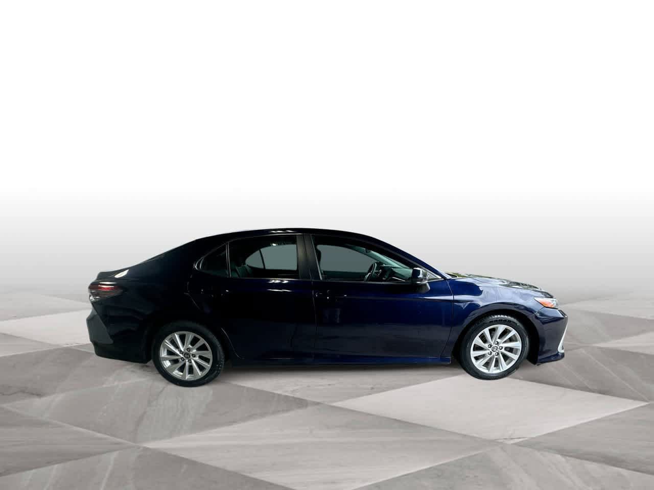 Used 2021 Toyota Camry LE FWD image 9