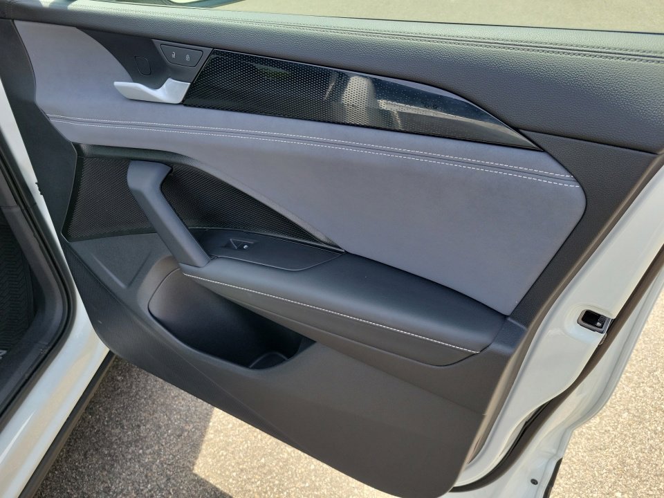 Certified 2025 Volkswagen Tiguan SE w/ Panoramic Sunroof Package image 35