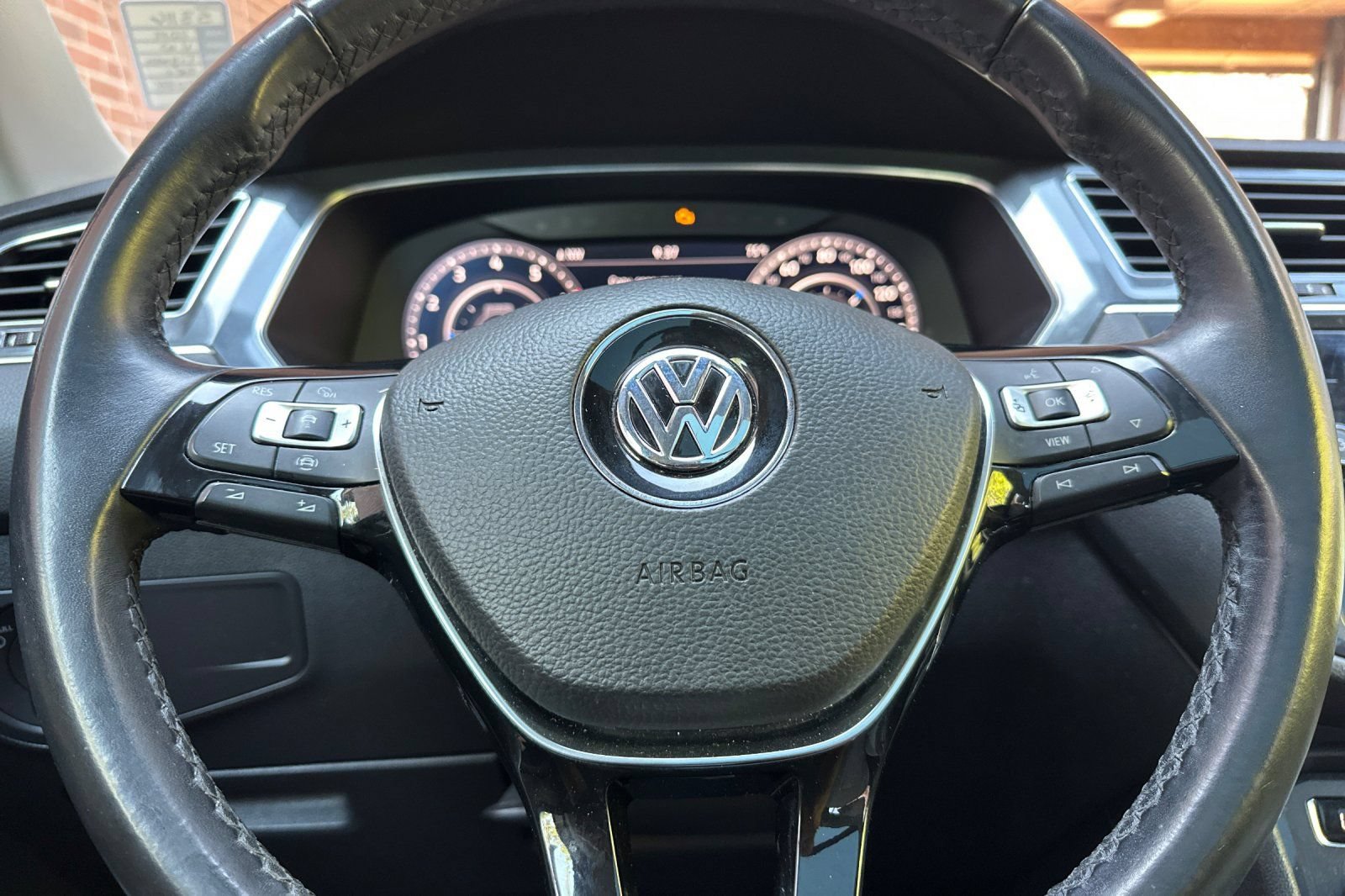 Used 2019 Volkswagen Tiguan SEL w/ 3rd Row Seat Package AWD/4WD image 31