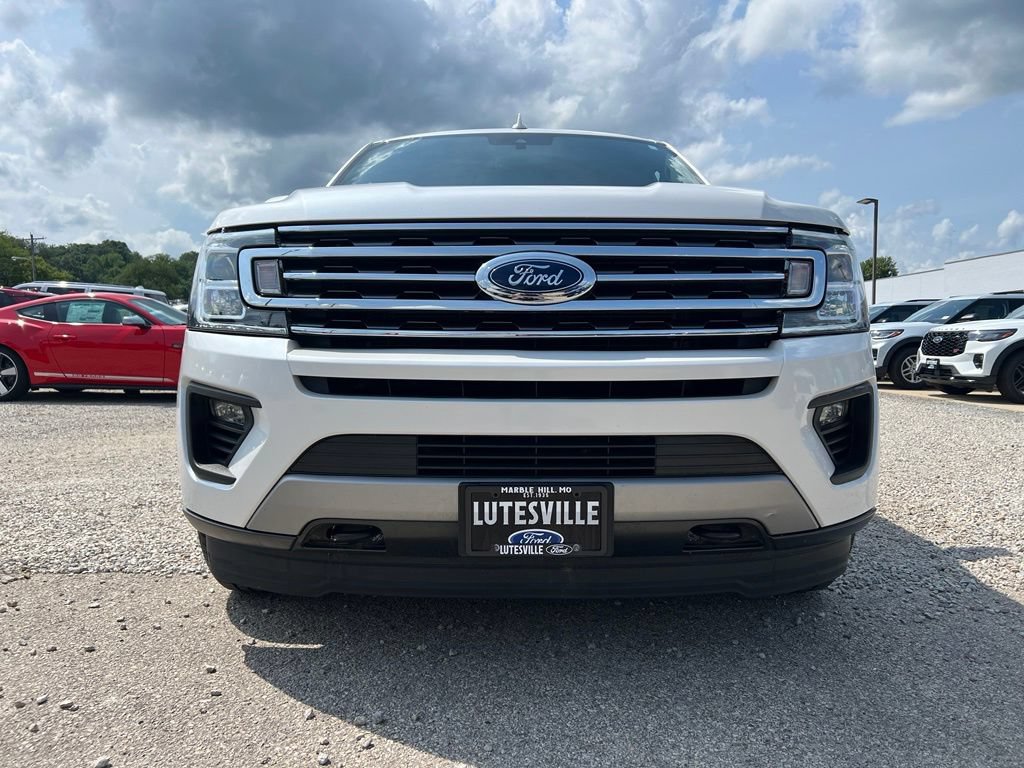 Used 2019 Ford Expedition Max XLT w/ Equipment Group 202A AWD/4WD image 3