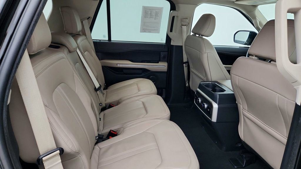Used 2024 Ford Expedition Limited image 22