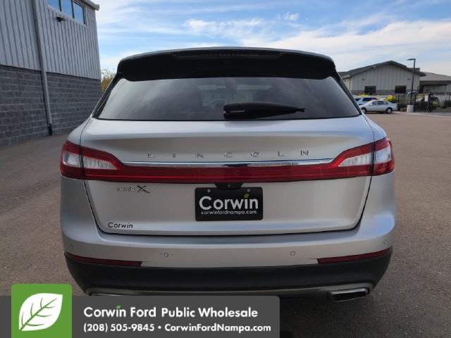 Used 2018 Lincoln MKX Select w/ Select Plus Package FWD image 4
