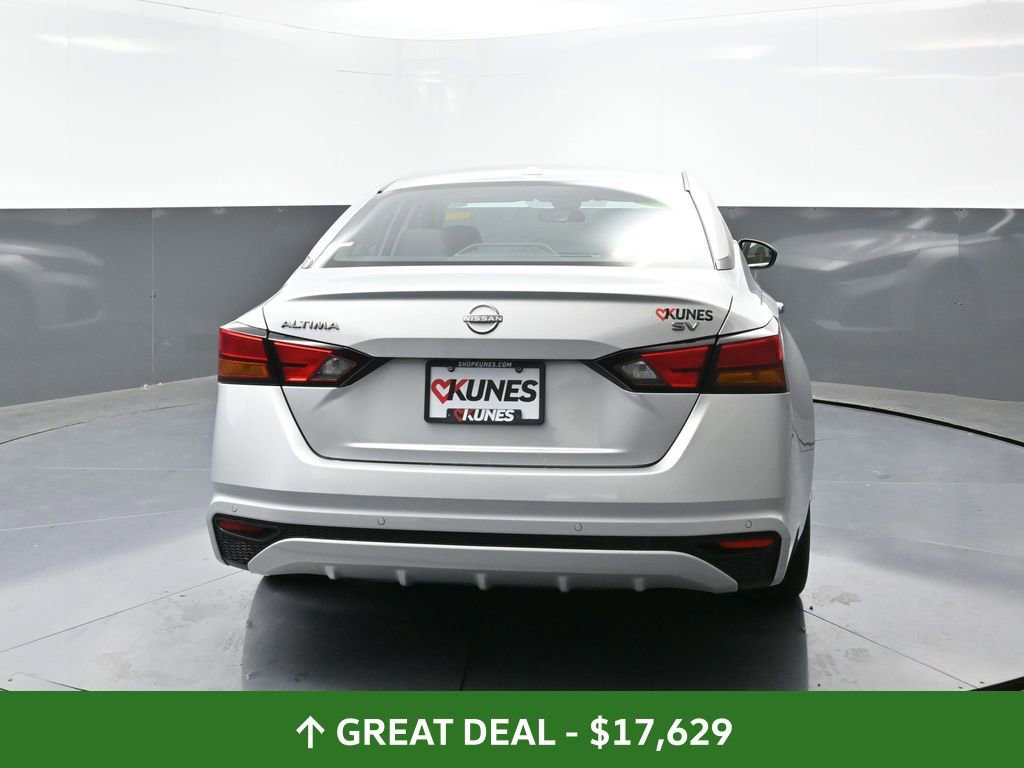 Used 2024 Nissan Altima 2.5 SV image 13