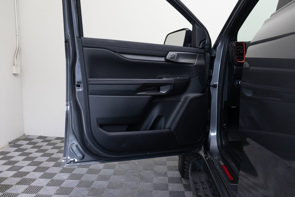Used 2025 Ford Ranger Raptor AWD/4WD image 18