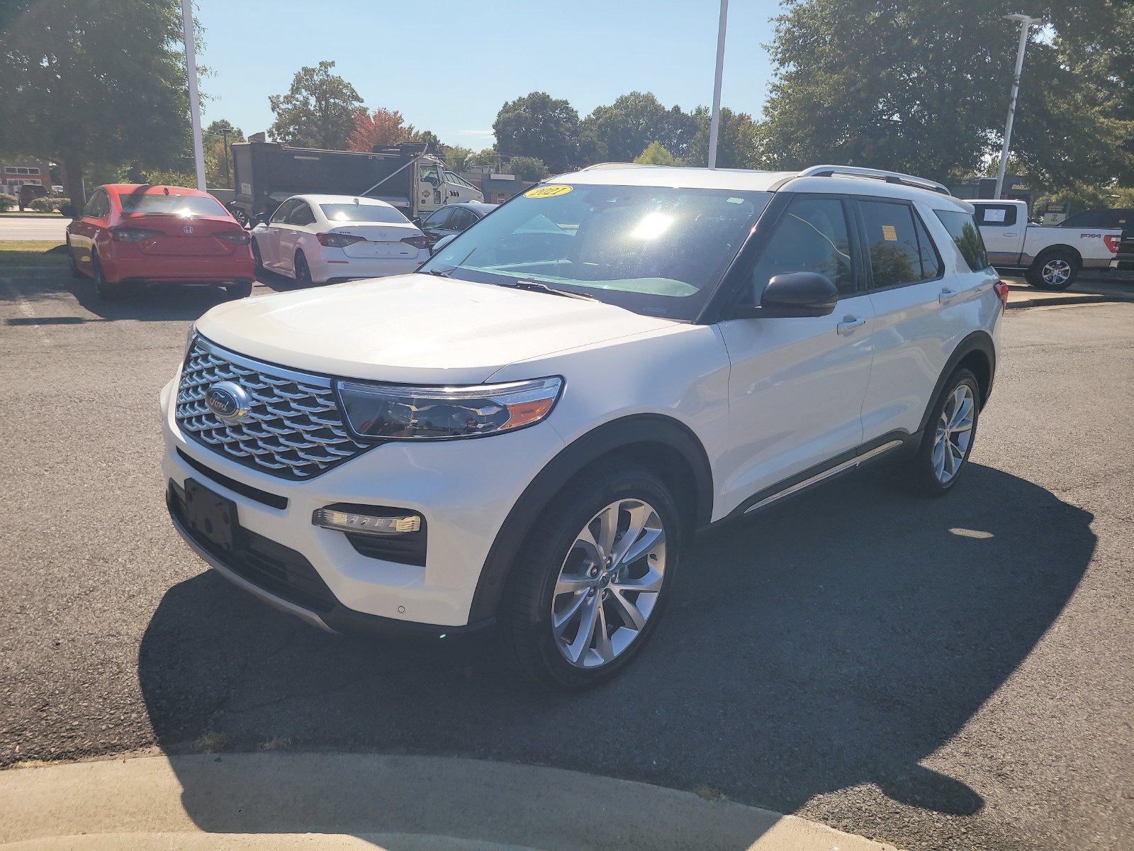 Used 2021 Ford Explorer Platinum w/ Equipment Group 601A AWD/4WD image 7