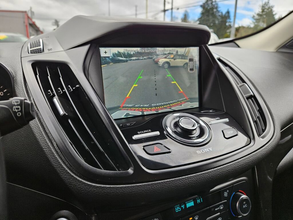 Used 2017 Ford Escape Titanium image 29