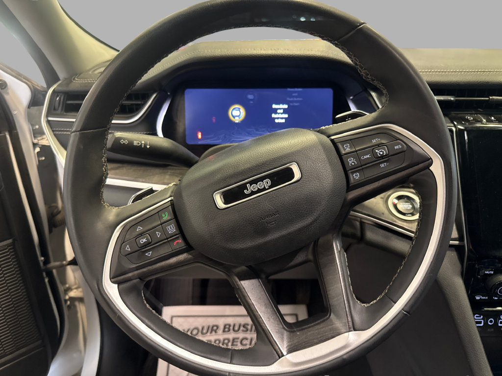 Used 2023 Jeep Grand Cherokee Limited AWD/4WD image 15