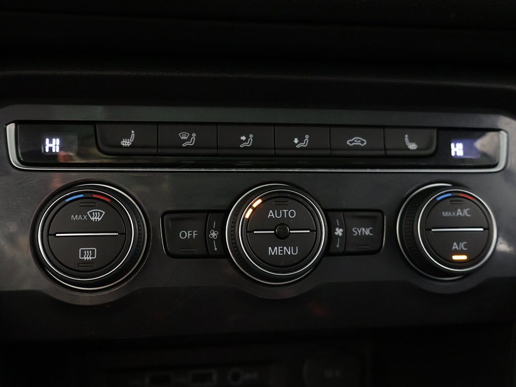 Used 2019 Volkswagen Tiguan SE w/ Panoramic Sunroof Package image 48