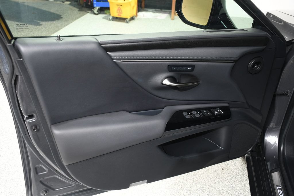 Used 2022 Lexus ES 350 w/ Premium Package FWD image 23