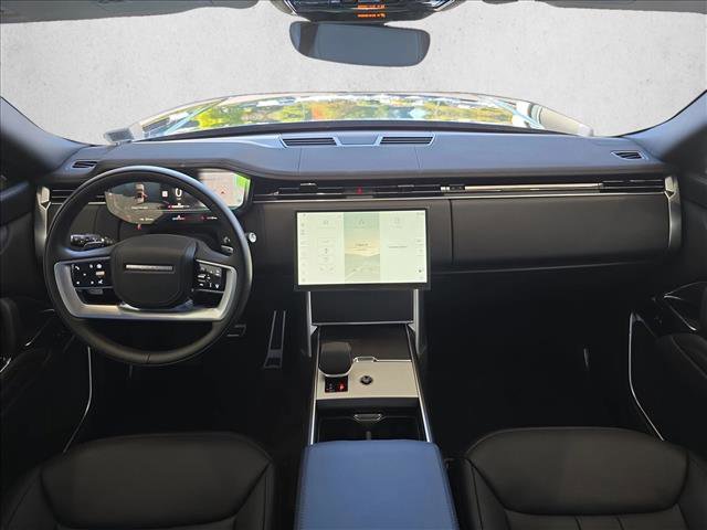 New 2025 Land Rover Range Rover Long Wheelbase SE image 9