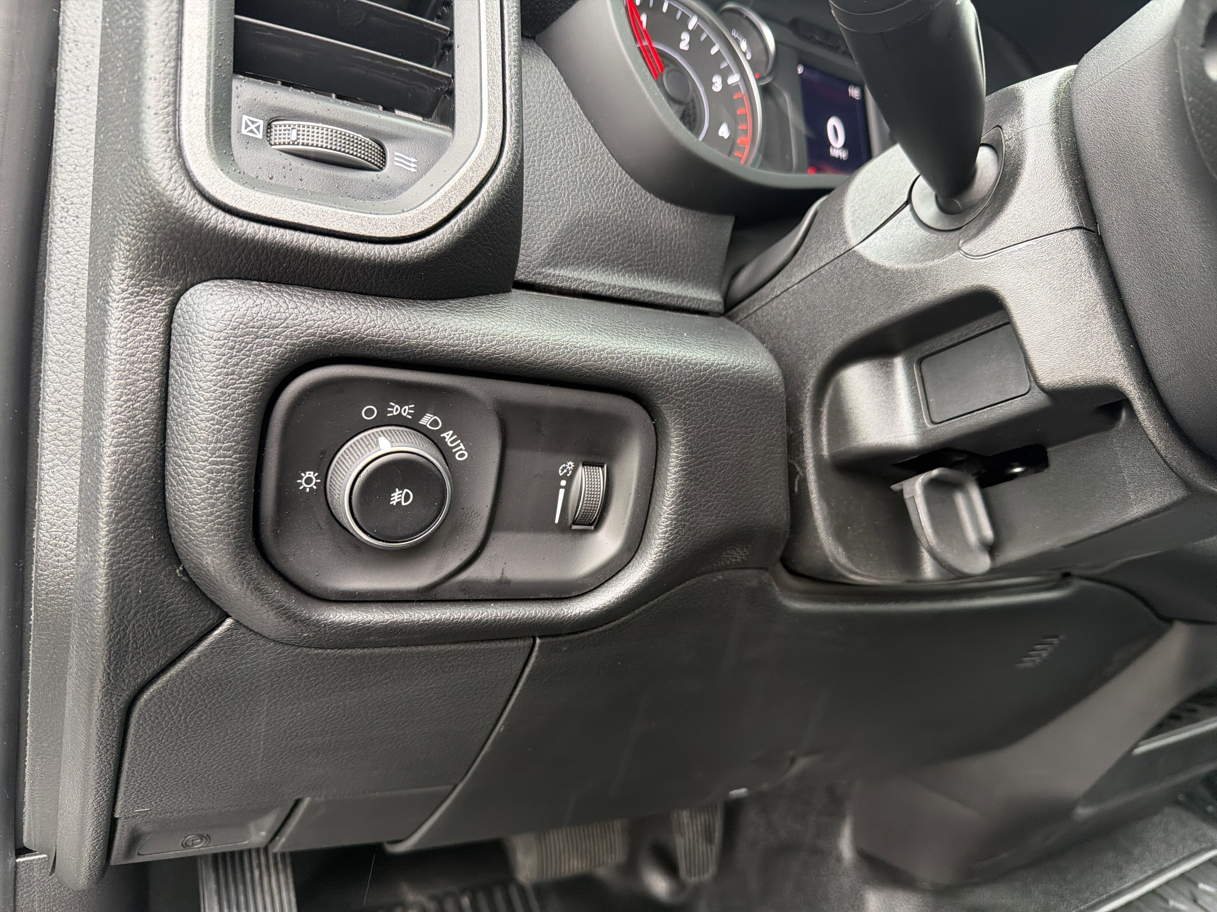 New 2026 RAM 5500 Tradesman w/ Chrome Appearance Group AWD/4WD image 14
