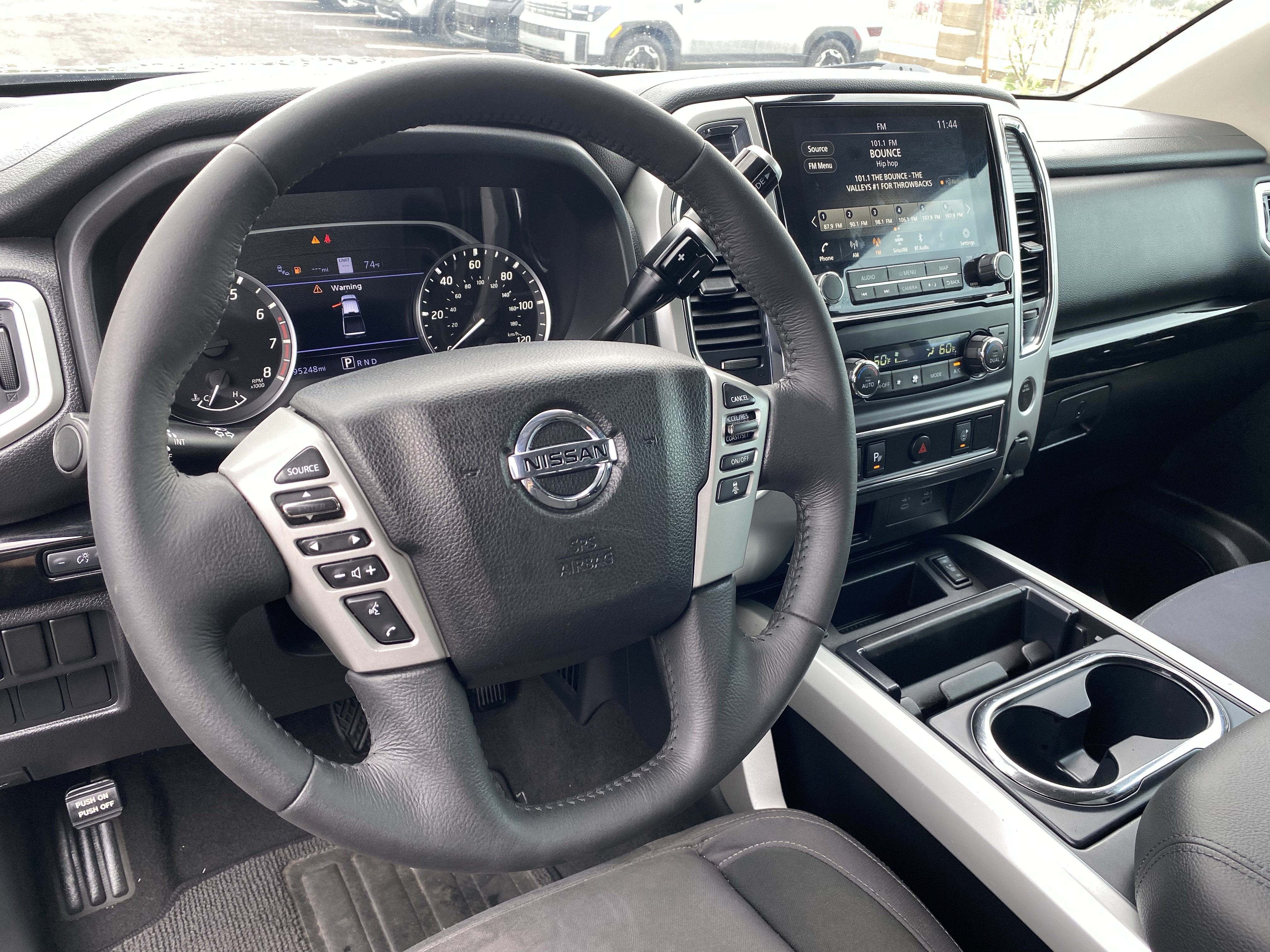 Used 2021 Nissan Titan SV w/ SV Convenience Package RWD image 18