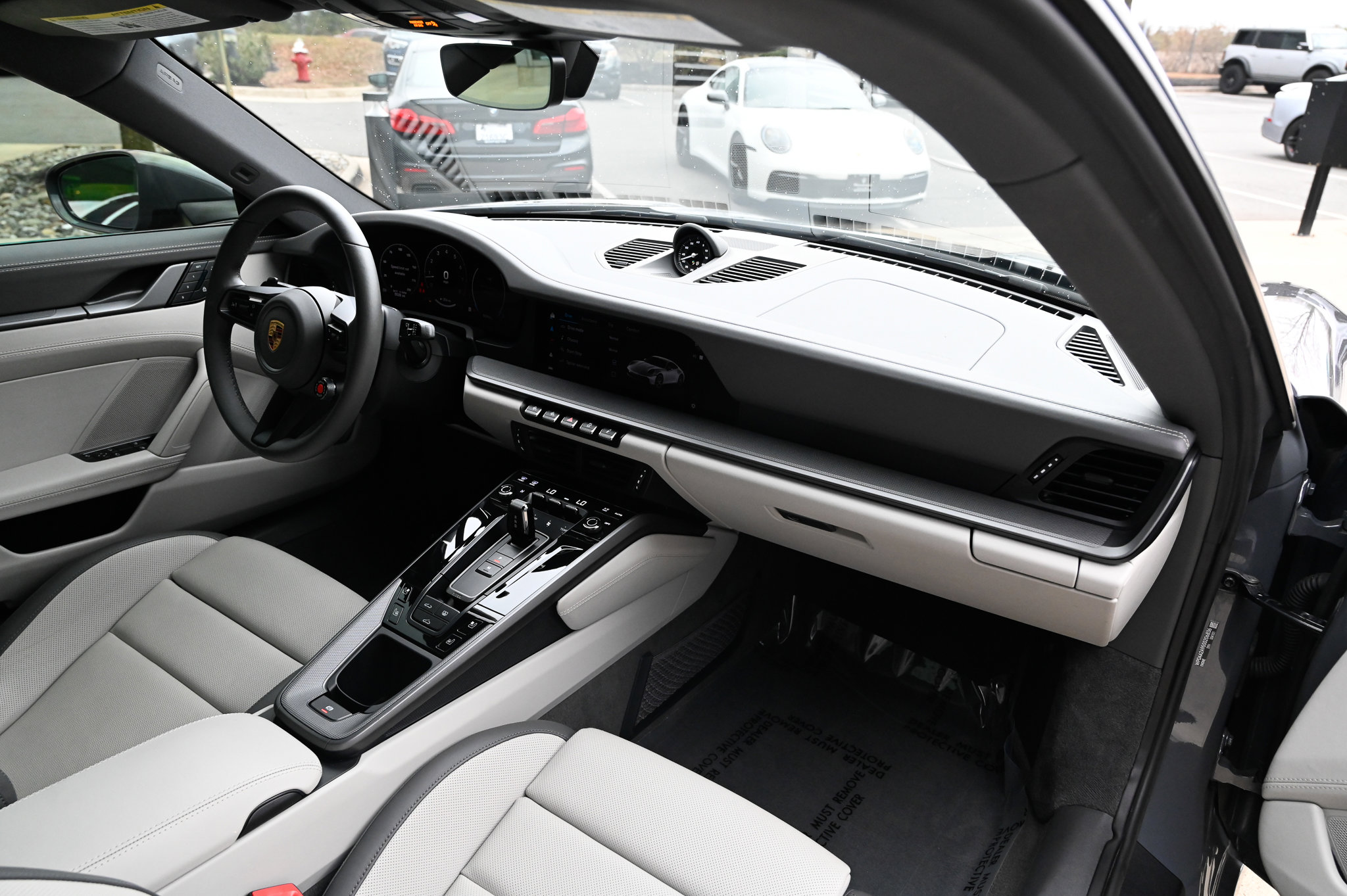 Used 2025 Porsche 911 Carrera image 39